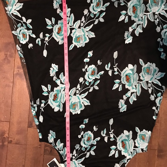 Dress - Picture 5 of 7